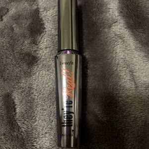 Benefit they’re real lengthening mascara